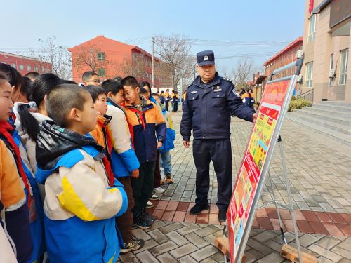 坊镇中心小学
