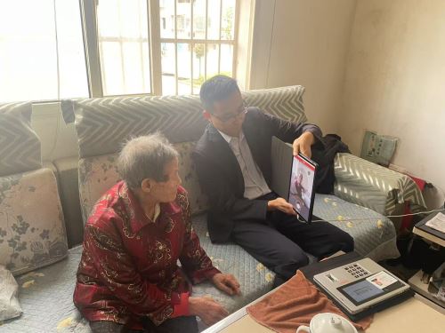石泉农商银行：以暖心服务 绘就老年金融服务温情画卷