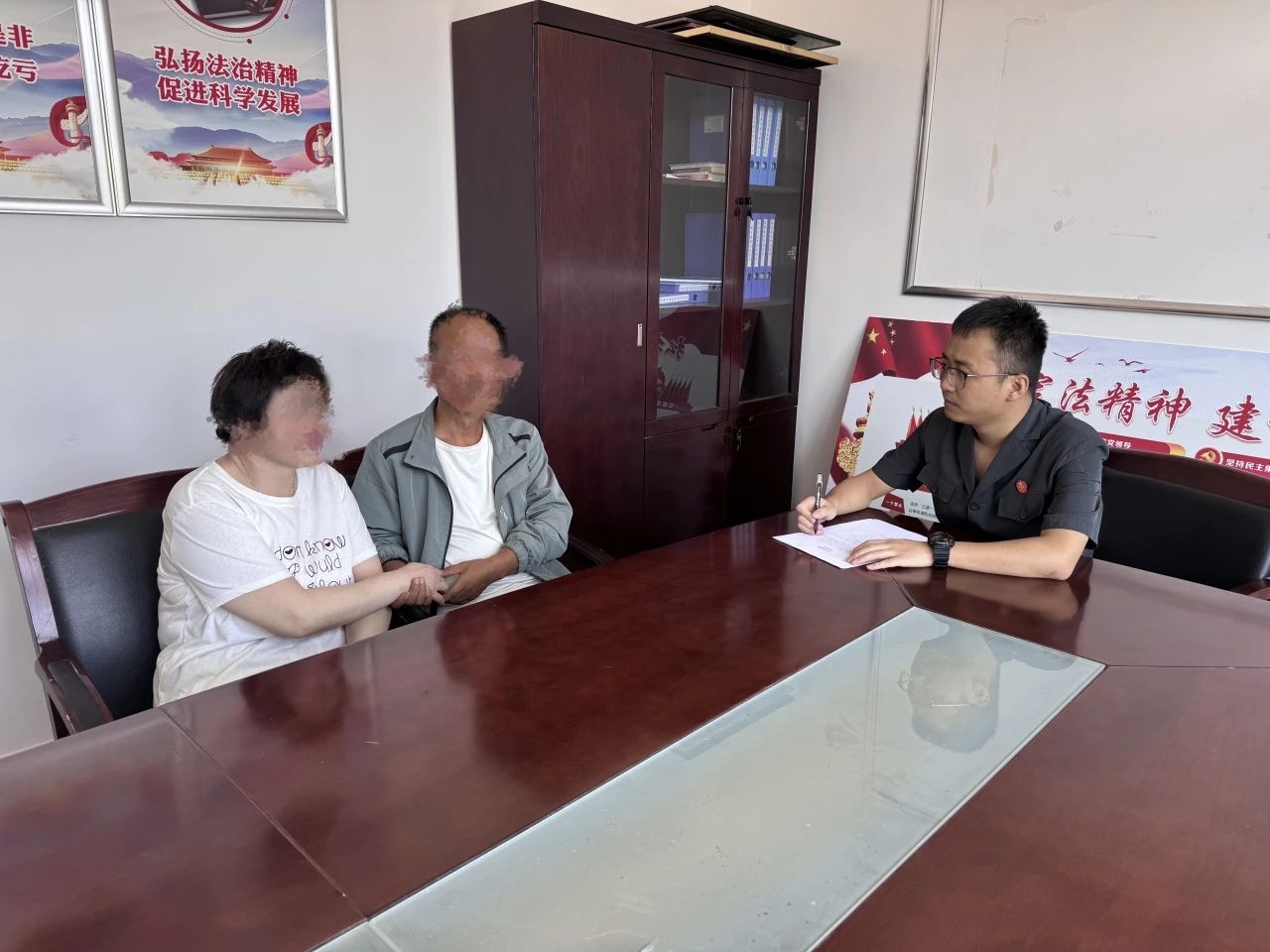 永寿法院：法官温情搭桥梁 离婚夫妻重拾婚姻温度