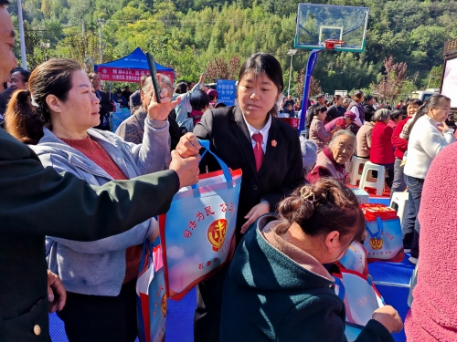 c665622e9350ef8a8339038b8b3be827 c665622e9350ef8a8339038b8b3be827