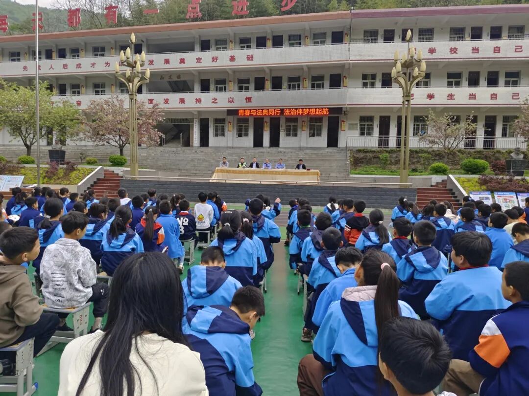 旬阳市关口镇：多点发力织密平安网  精准施策提升满意度