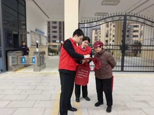 潼关法院：法治护航平安  共建筑牢根基