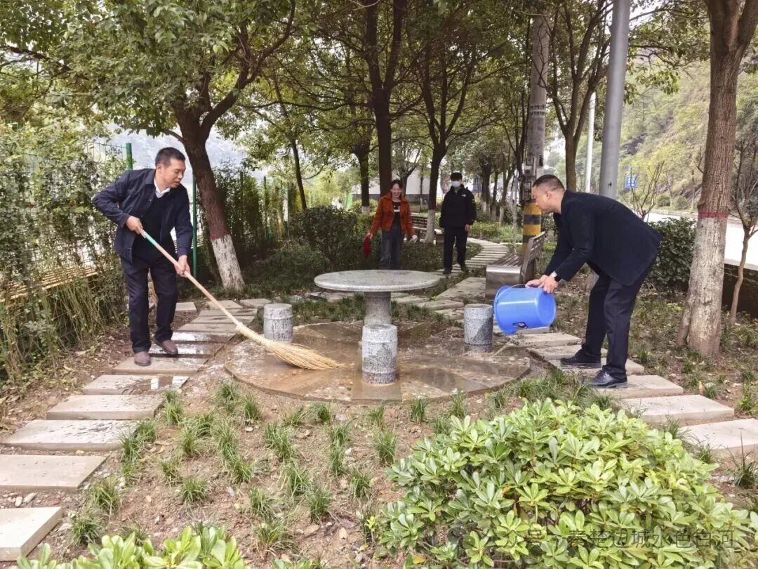 白河县城关镇：干群携手齐攻坚  人居环境焕新颜