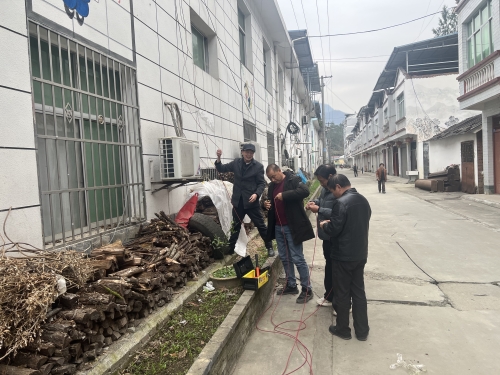 汉阴县汉阳镇双坪村：多方联动抢修线路  筑牢冬季用电“暖防线”