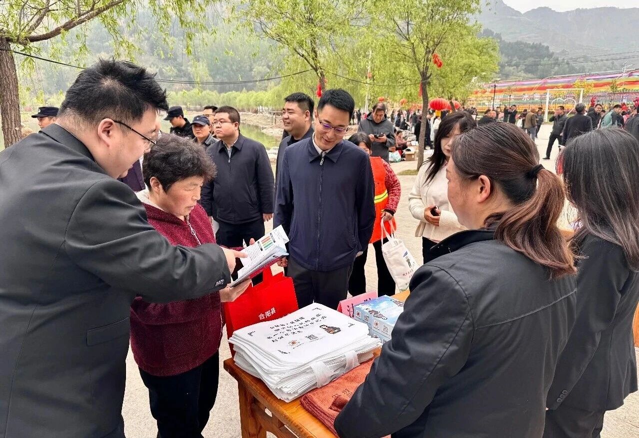 合阳法院：司法惠民“三下乡”  普法答疑解民忧