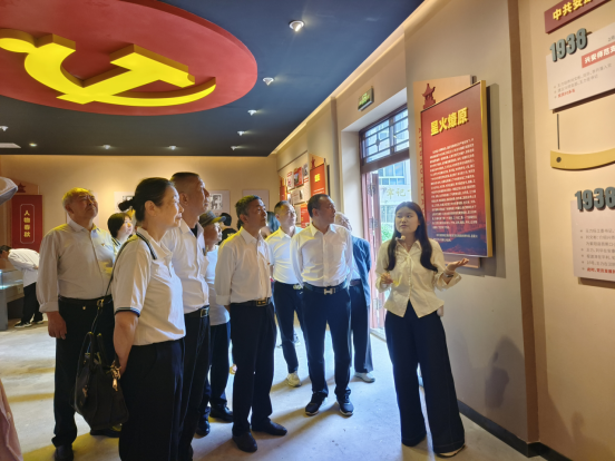 感悟革命精神 强化责任担当——汉滨区新城街道印染厂社区开展主题党日研学活动