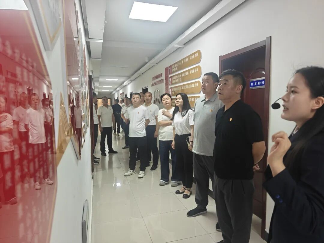 学法规守初心  强党性担使命——汉滨区新城街道机关第三党支部开展主题党日活动