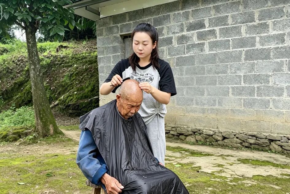 反向奔赴归桑梓 青春筑梦振兴路——旬阳市白柳镇00后女支书扎根乡土践初心