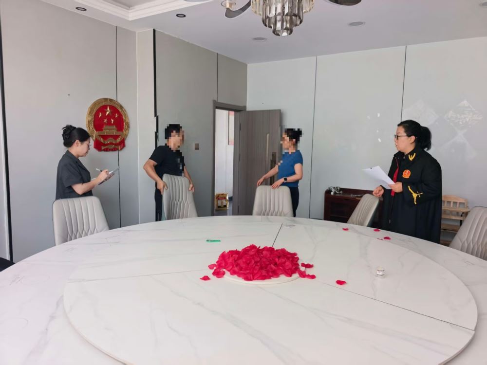 甘泉法院：巡回审判进商铺 就地调解化解多年商铺租赁纠纷