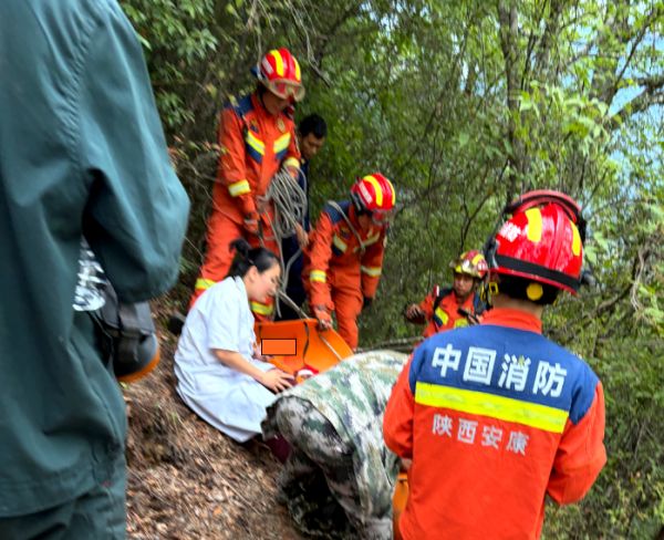 六小时深山生死接力 跨省致谢医者仁心｜镇坪县医院急诊科挺进渝陕边界极限救援