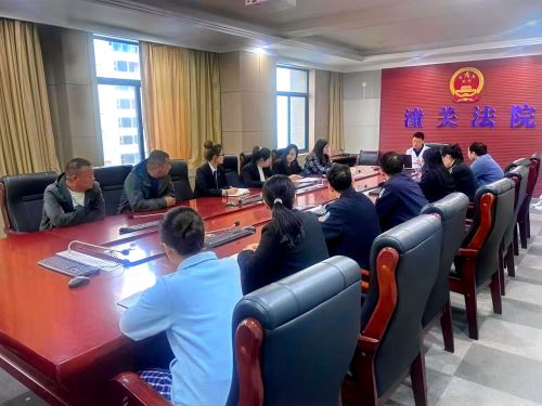 急救技能进法院 守护生命“救”在身边——潼关法院联合县医院开展心肺复苏及AED急救技能培训