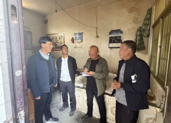 下沉一线察实情 精准帮扶促振兴——长武县相公镇扎实开展“四进四问四看”专项行动